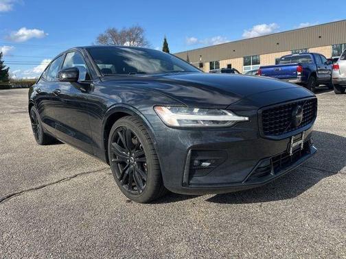 Onyx Black Metallic 2023 Volvo S60 B5 Plus Black Edition
