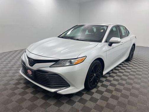 Wind Chill Pearl 2020 Toyota Camry XLE