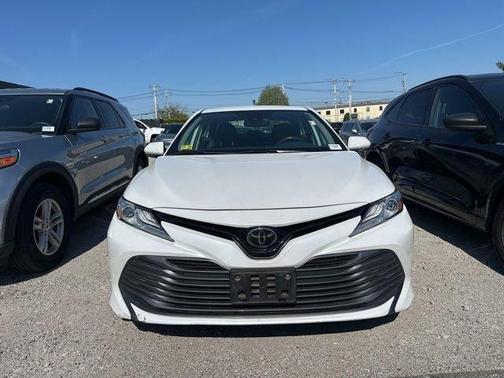 Wind Chill Pearl 2020 Toyota Camry XLE