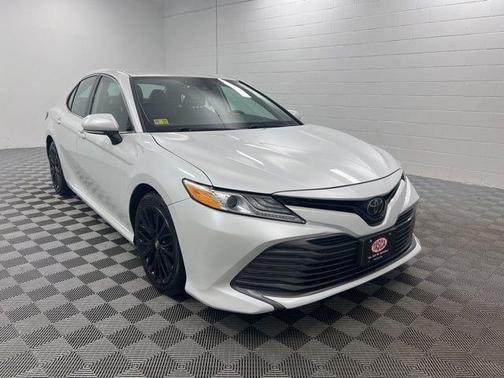 Wind Chill Pearl 2020 Toyota Camry XLE