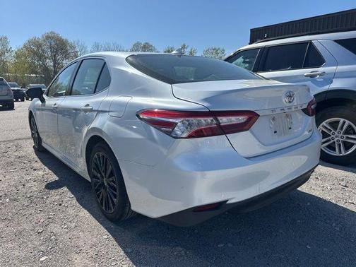 Wind Chill Pearl 2020 Toyota Camry XLE
