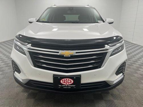 Iridescent Pearl Tricoat 2024 Chevrolet Equinox Premier