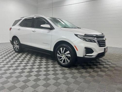 Iridescent Pearl Tricoat 2024 Chevrolet Equinox Premier