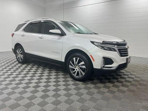 Iridescent Pearl Tricoat 2024 Chevrolet Equinox Premier