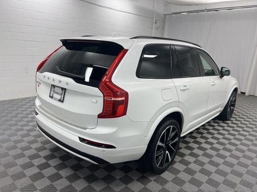 2023 Volvo XC90 Recharge Plug-In Hybrid T8 Ultimate Dark Theme 7-Seater