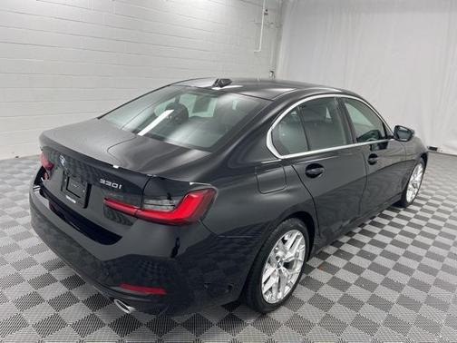 2025 BMW 330 i xDrive