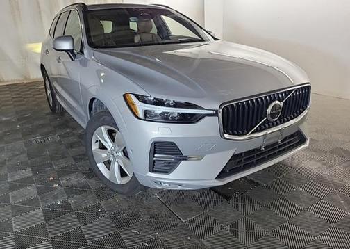 2022 Volvo XC60 B5 Momentum