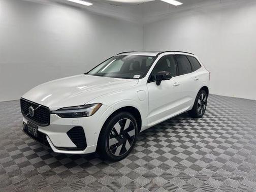 Crystal White 2025 Volvo XC60 Plug-In Hybrid T8 Plus