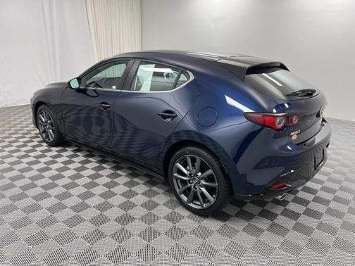 2022 Mazda Mazda3 FWD w/Preferred Package