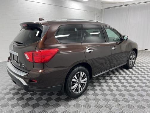 2019 Nissan Pathfinder SL