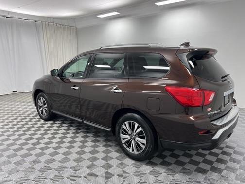 2019 Nissan Pathfinder SL