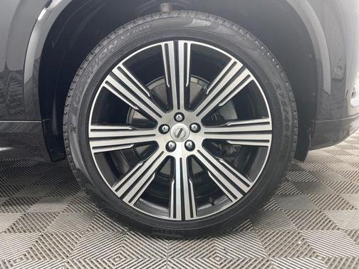 Onyx Black Metallic 2025 Volvo XC90 B6 Ultra