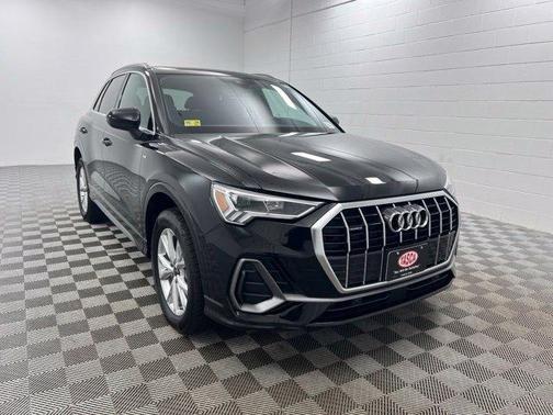 Mythos Black Metallic 2025 Audi Q3 45 S line Premium