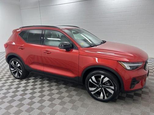 Fusion Red Metallic 2023 Volvo XC40 B5 Plus Dark Theme