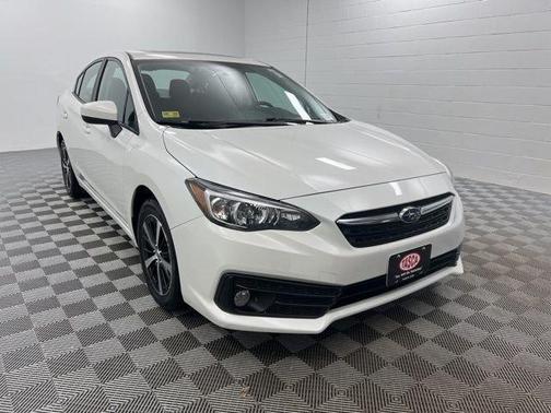 Crystal White Pearl 2022 Subaru Impreza Premium