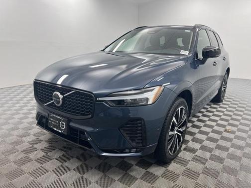 2025 Volvo XC60 B5 Plus