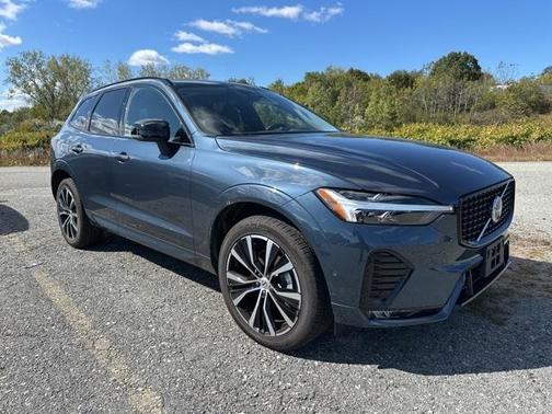 2025 Volvo XC60 B5 Plus