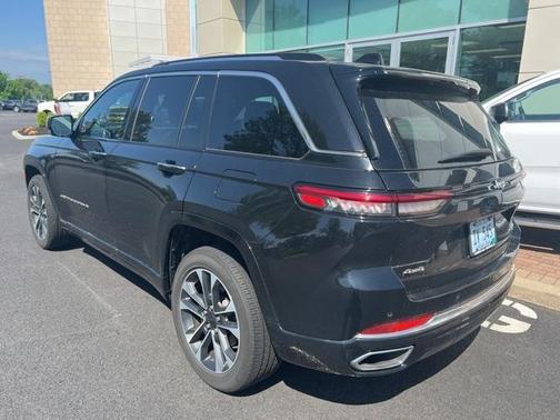 2022 Jeep Grand Cherokee Overland