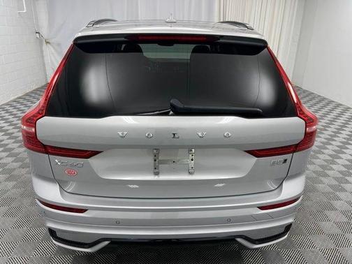 Silver 2025 Volvo XC60 B5 Core