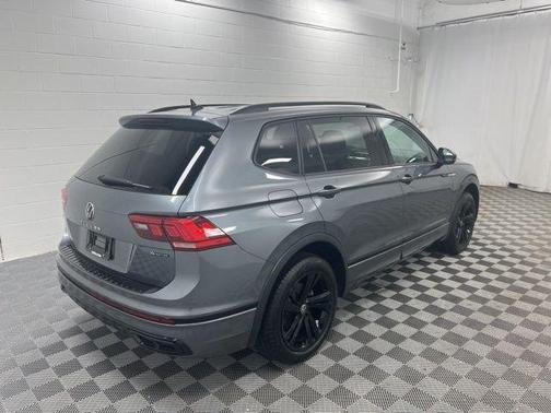 Platinum Gray Metallic 2024 Volkswagen Tiguan 2.0T SE R-Line Black