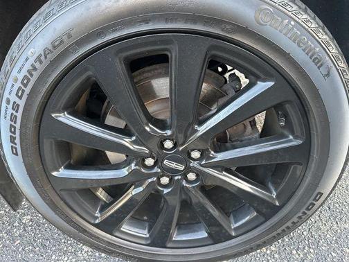 Infinite Black Metallic 2023 Lincoln Nautilus Reserve