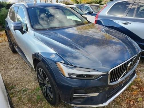 2023 Volvo XC60 B5 Plus Bright Theme