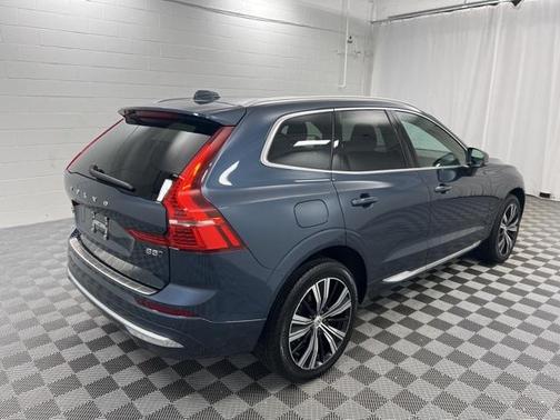 2023 Volvo XC60 B5 Plus Bright Theme