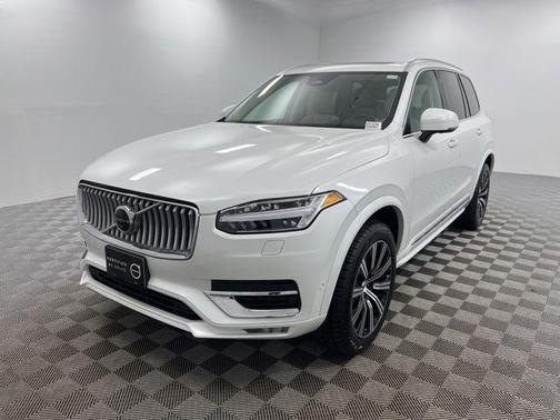 Crystal White Metallic 2023 Volvo XC90 B5 Plus
