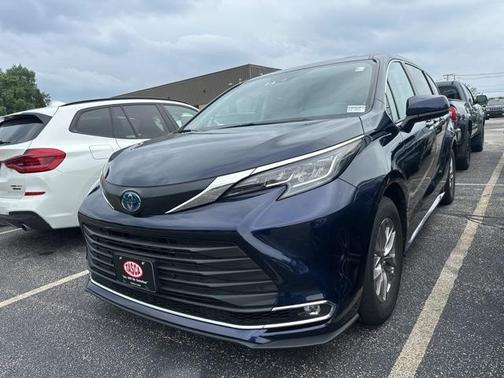 2022 Toyota Sienna XLE