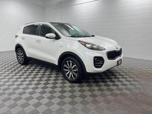 Snow White Pearl 2017 Kia Sportage EX