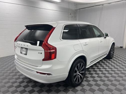 2025 Volvo XC90 B5 Core