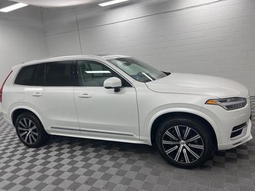 2025 Volvo XC90 B5 Core