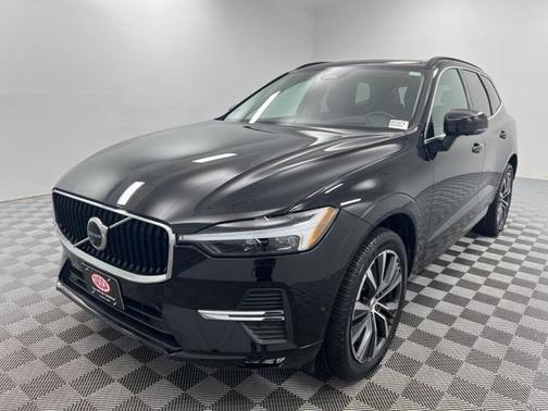 2022 Volvo XC60 B5 Momentum