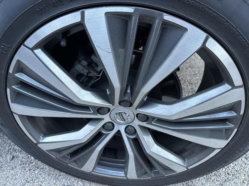 2022 Volvo XC60 B5 Momentum