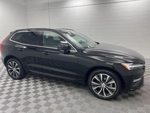 2022 Volvo XC60 B5 Momentum