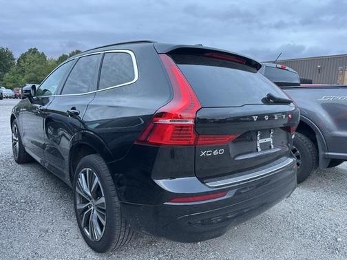 2022 Volvo XC60 B5 Momentum