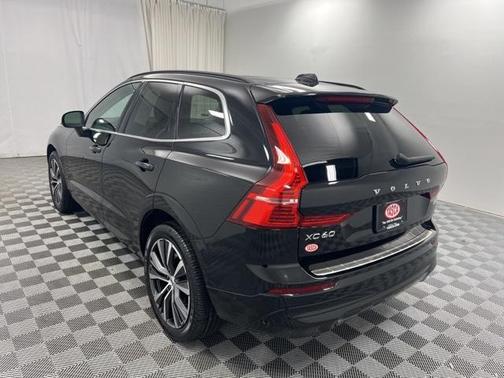 2022 Volvo XC60 B5 Momentum