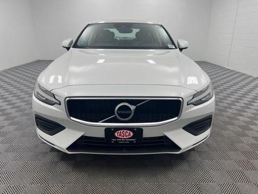 2020 Volvo S60 T5 Momentum