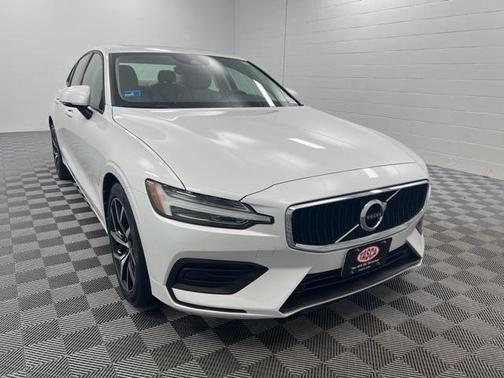 2020 Volvo S60 T5 Momentum