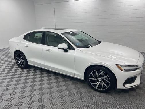 2020 Volvo S60 T5 Momentum