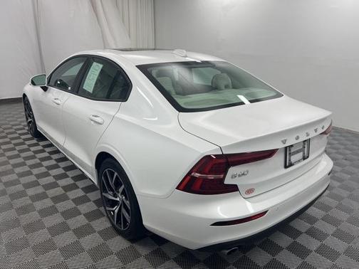 2020 Volvo S60 T5 Momentum