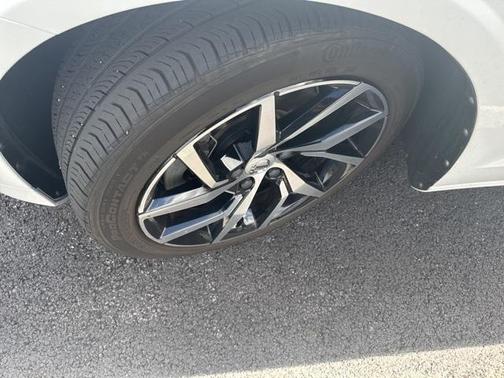 2020 Volvo S60 T5 Momentum