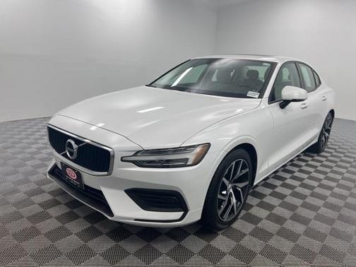 2020 Volvo S60 T5 Momentum