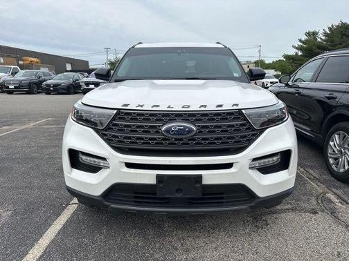 Star White 2023 Ford Explorer XLT