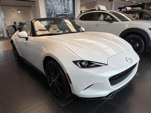 Snowflake White Pearl Mica 2026 Mazda MX-5 Miata GRAND TOURING