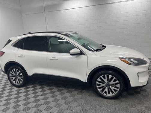 2022 Ford Escape Titanium