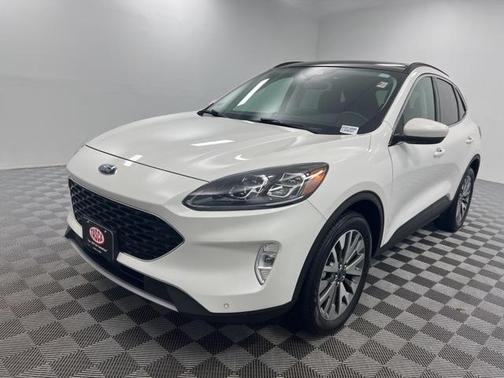 2022 Ford Escape Titanium