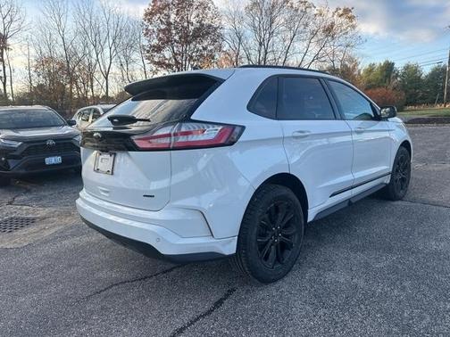 2023 Ford Edge SE