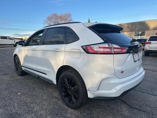 2023 Ford Edge SE