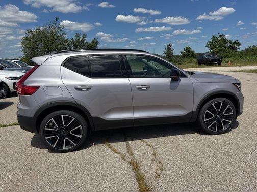 Aurora Blue 2026 Volvo XC40 B5 Ultra